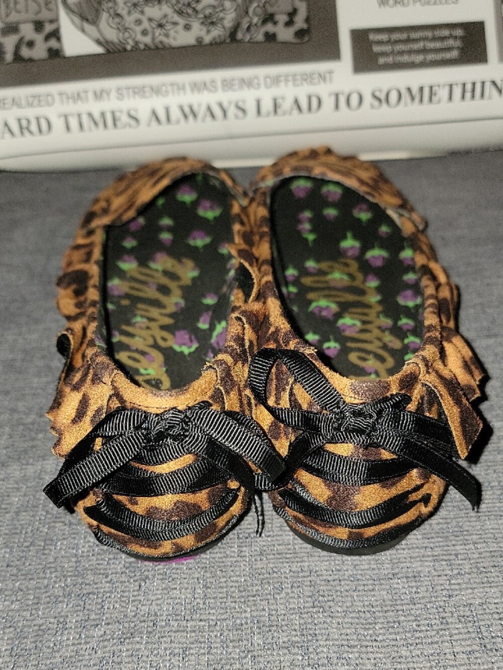 Betseyville By Betsey Johnson Leopard Print Women's Flats - Brown Size 8 - Picture 3 of 6